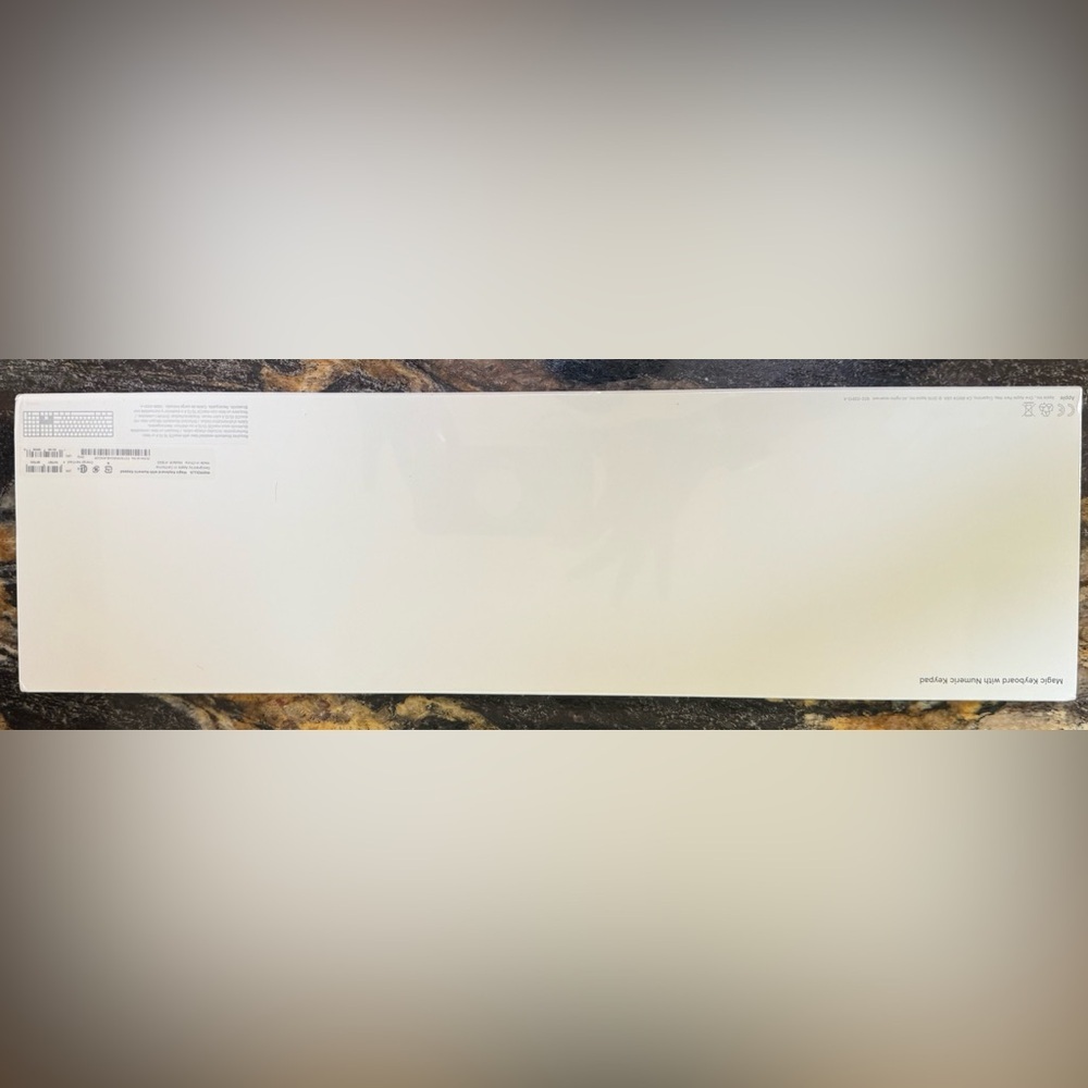 Apple Magic Keyboard with Numeric Keypad - Picture 9 of 11